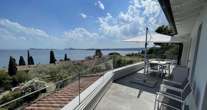 Apartment overlooking Garda Island