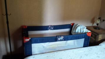 2 dormitorios, tabla de planchar con plancha, wifi gratis y ropa de cama
