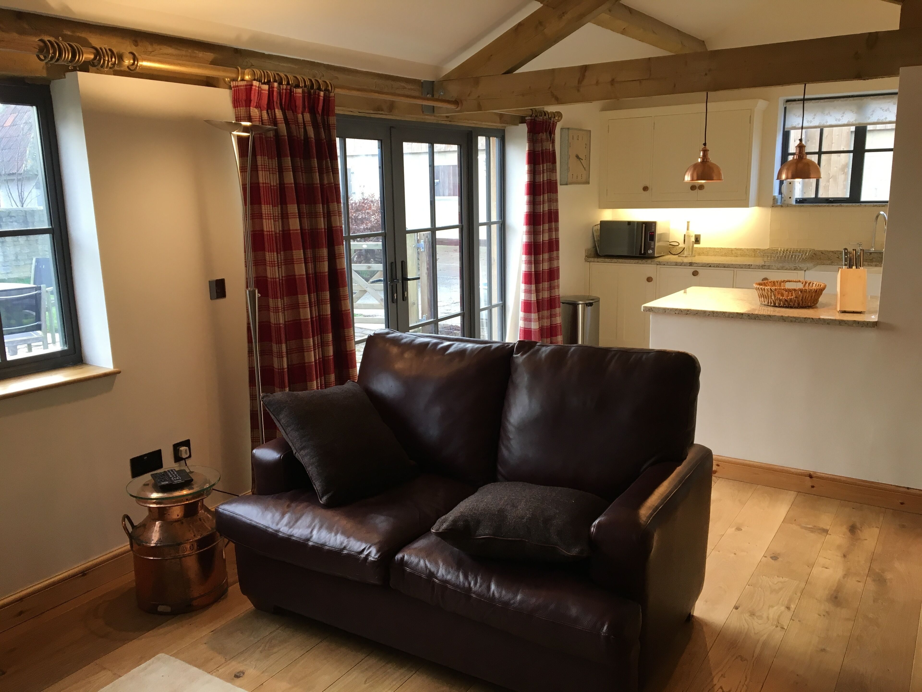 TV, fireplace, DVD player, books