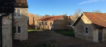 Superb konvertert Old Dairy, romslig, velutstyrt i rolig landlig beliggenhet