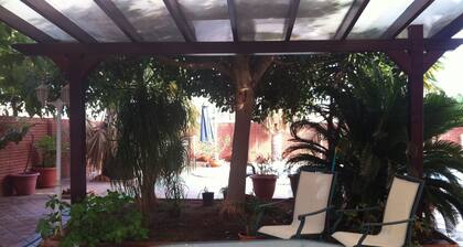 Villa de luxe avec piscine, jacuzzi, garage pour cinq voitures, 3 min plage