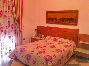 4 Schlafzimmer, Bügeleisen/Bügelbrett, WLAN, Bettwäsche