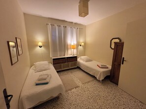2 Schlafzimmer, Bügeleisen/Bügelbrett, WLAN, Bettwäsche