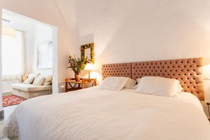 5 bedrooms, desk, iron/ironing board, free WiFi