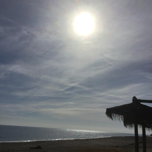Beautifully  refurbished 2 bedrooms apartment, with pueblo and sea views