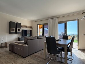 TV, peis og DVD-spiller