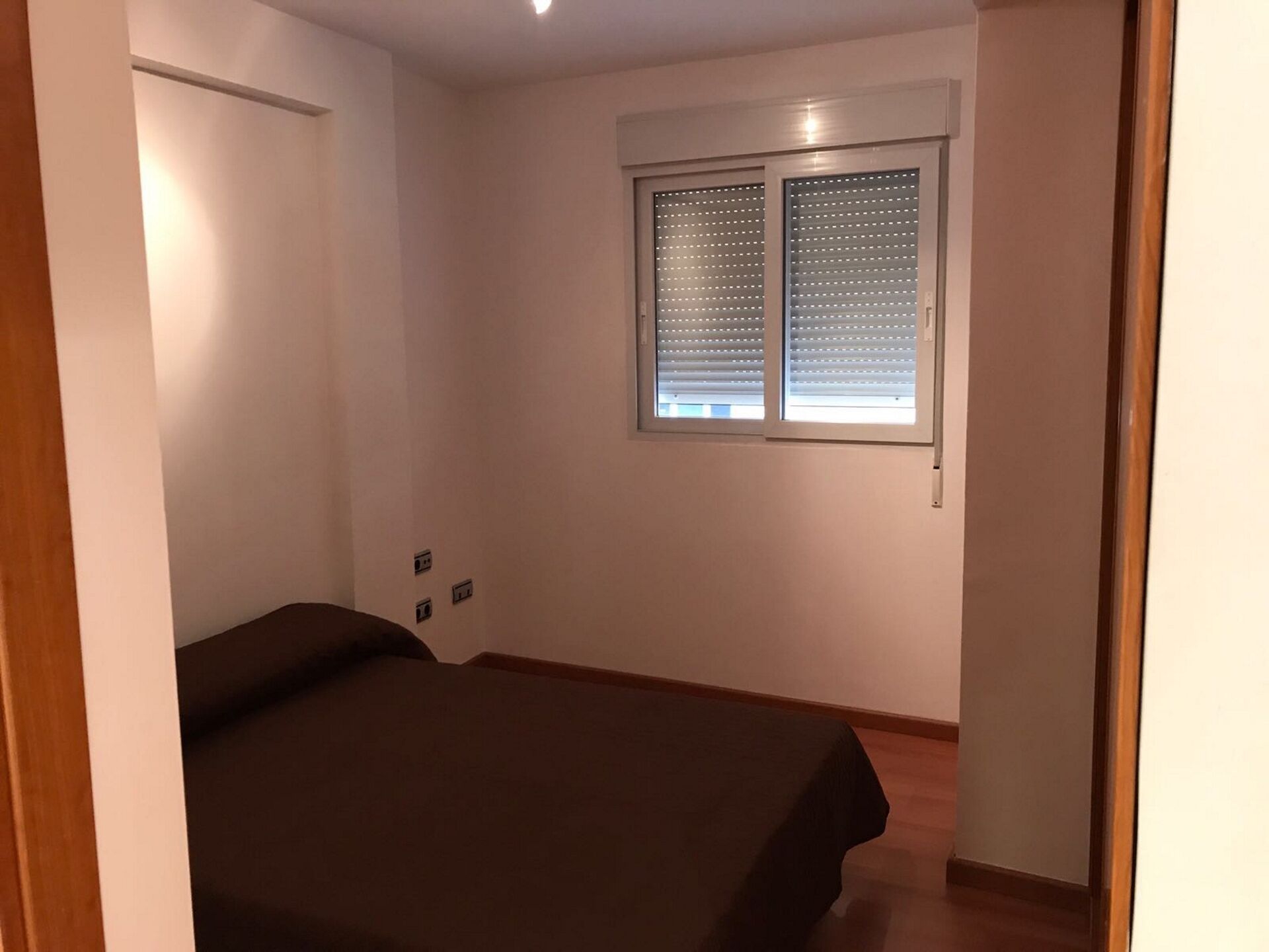 3 habitaciones, escritorio, tabla de planchar con plancha y wifi gratis 