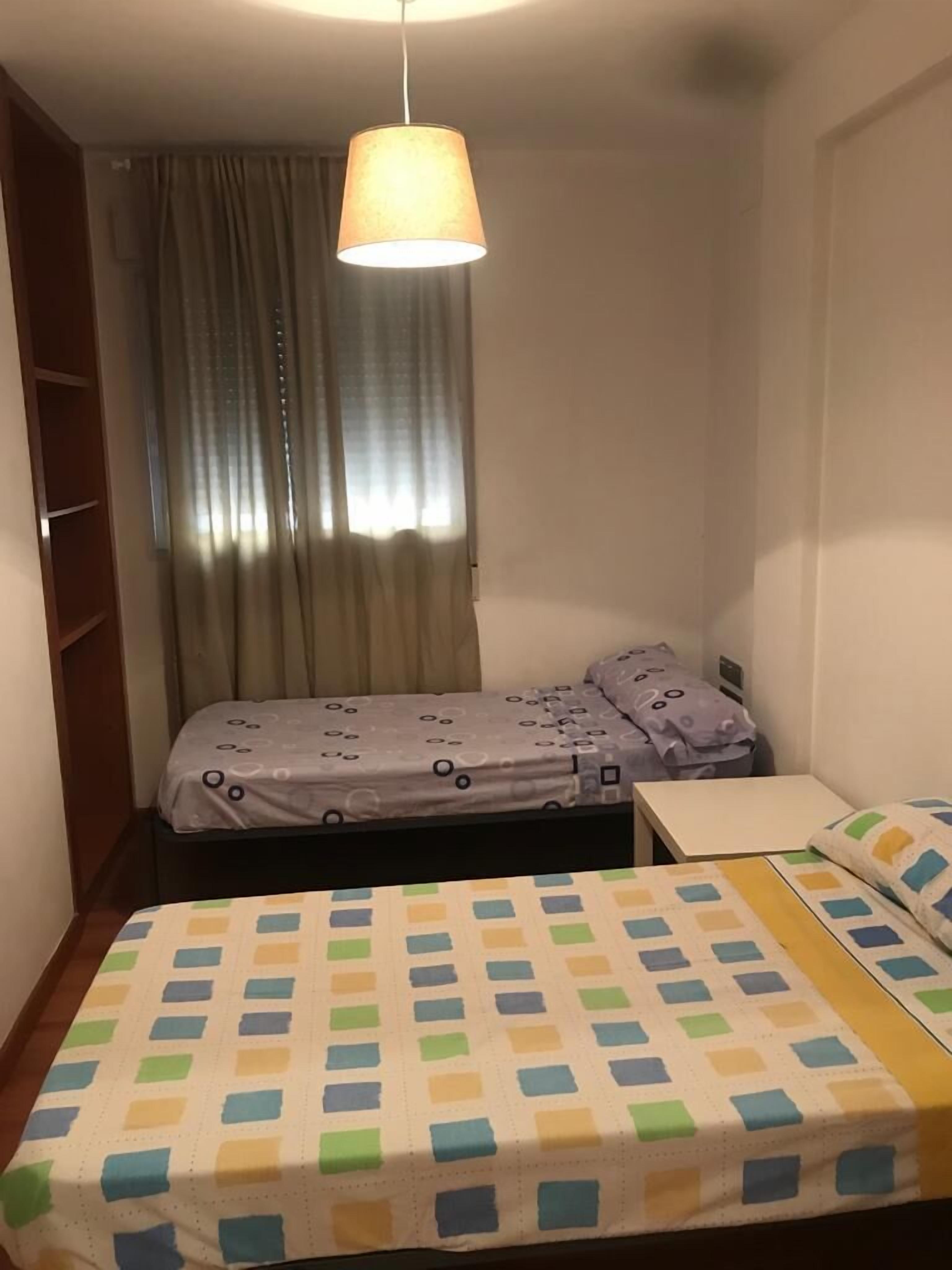 3 多间卧室、办公桌、熨斗/熨衣板、免费 WiFi