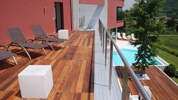 Outdoor pool, a heated pool