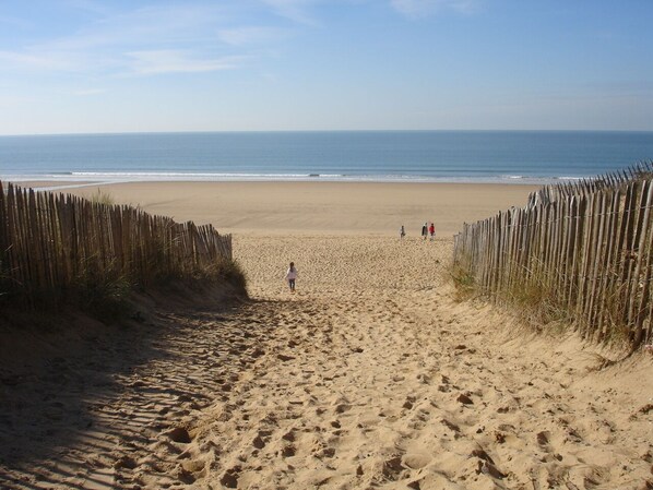 Beach nearby, sun loungers