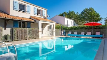 Piscine extérieure, piscine chauffée
