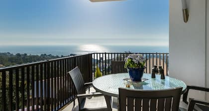 EXPECTACULAR 180° VIEWS, Pool, Best Quality Barbecue, Service, Parking.