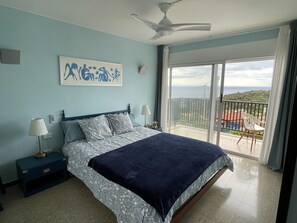 3 bedrooms, in-room safe, iron/ironing board, free WiFi