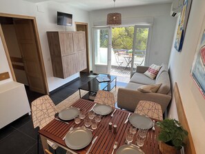 Interior - Apartment Llanca Sea view, Swimming pool and 5min walk to the beach (Llanca)