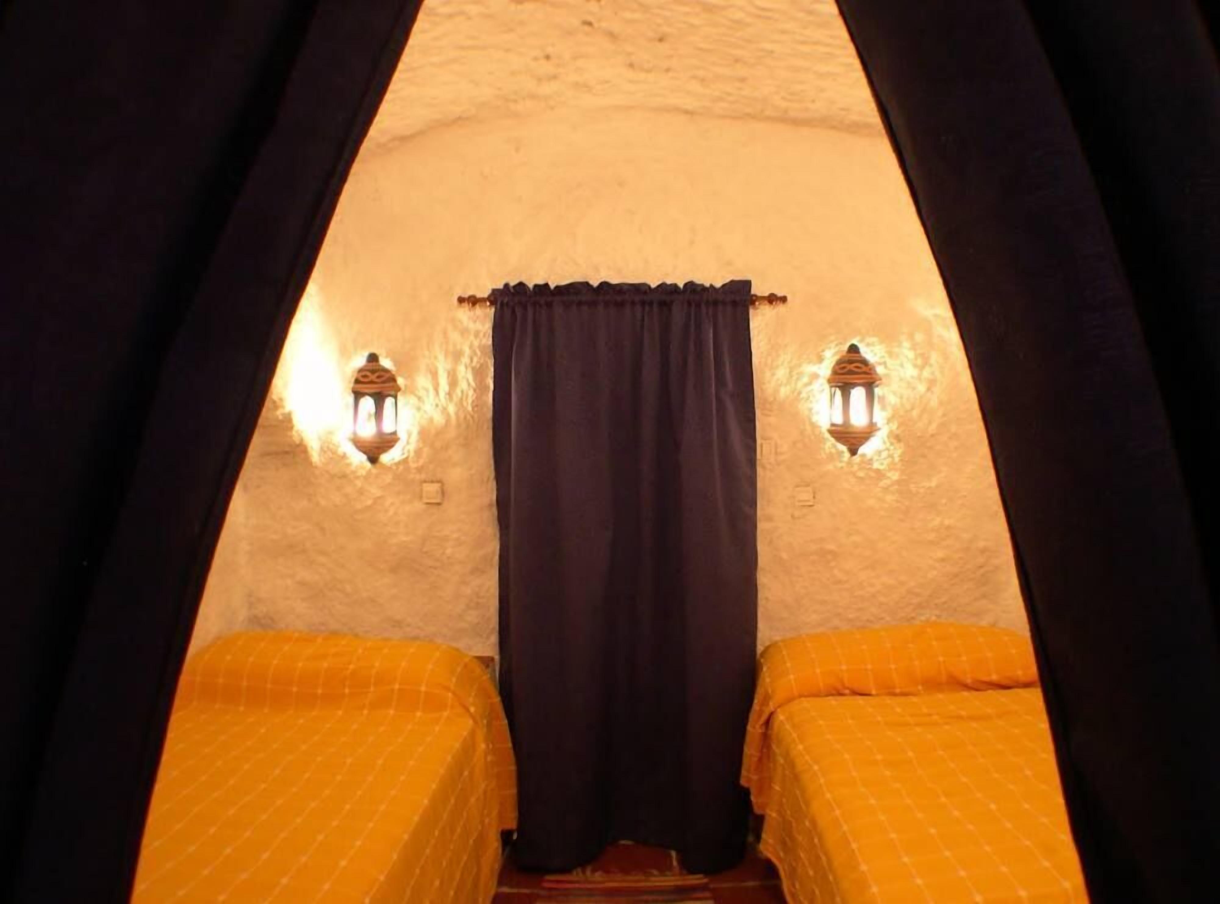 2 dormitorios, tabla de planchar con plancha, wifi gratis y ropa de cama