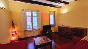 Fernseher, DVD-Player, Stereoanlage