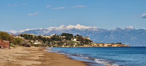 Beach nearby, sun loungers, beach towels - Long-term vacation in winter-heating + fireplace 28+days period 1.12.-1.4. 50% discount (Koroni)