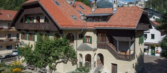 FRENES - apartment in a historic Villa