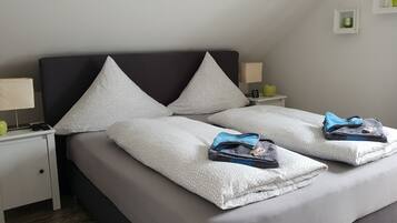 1 bedroom, in-room safe, iron/ironing board, free WiFi