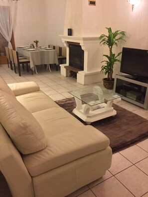 TV, fireplace, DVD player