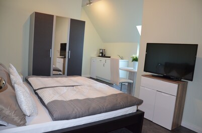 Newly built holiday apartment in a modern country style. 10 min bike path to the beach 