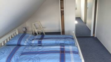 2 habitaciones, tabla de planchar con plancha, wifi y ropa de cama