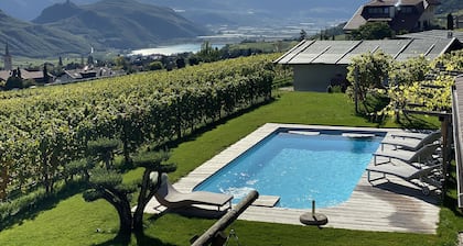 Geheimtipp... Traumwohnung mit einzigartigem Seeblick Wlan Salzwasserpool