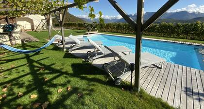 Geheimtipp... Traumwohnung mit einzigartigem Seeblick Wlan Salzwasserpool