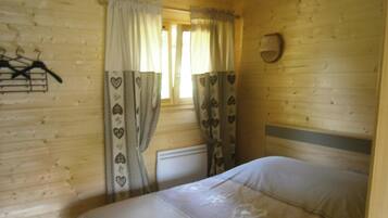 2 chambres, fer et planche Ă repasser