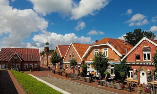 "Idyllic house on the Wadden Sea - peace, nature & adventure for 2- and 4-legged friends"