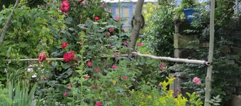 BEDROOM / TABLE / GITES LES MESANGES ST JEAN DE SAUVES