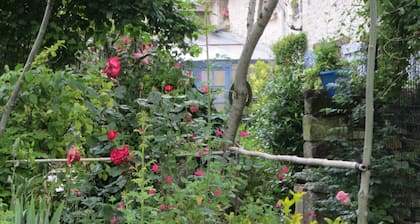 CHAMBRES, GĂTE ET TABLES DâHĂTES LES MĂSANGES