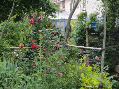 BEDROOM / TABLE / GITES LES MESANGES ST JEAN DE SAUVES