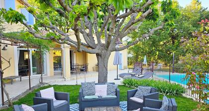 SUPERB FAMILY VILLA, Heated swimming pool, air conditioning