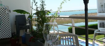 Apartment 100m² seaside view private parking, swimming pool. To reserve