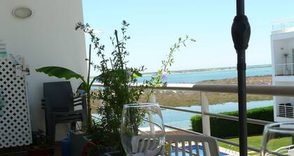 Apartment 100m² seaside view private parking, swimming pool. To reserve