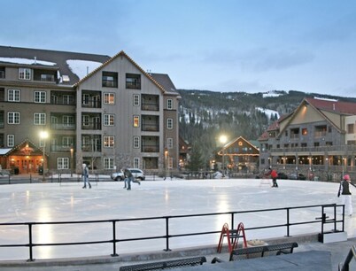 The Springs, Extra Large Condo.  Cool winter deals!