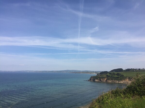 靠近海滩