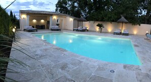 Piscine extérieure, piscine chauffée