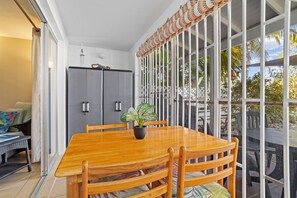 Dining - Your Place In Paradise! Just steps to private dive beach and resort pool (Kralendijk)