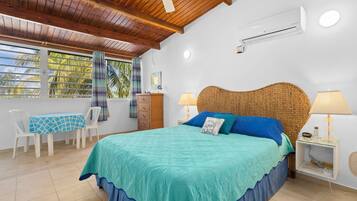 2 chambres, coffres-forts dans les chambres, bureau