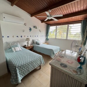 2 bedrooms, in-room safe, desk, iron/ironing board