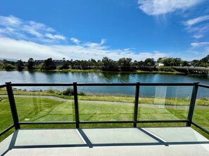 Property grounds - 2Bed/2Bath Upscale, River Front Condos. Close to Beach & Convention Ctr (Seaside)