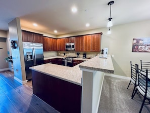 Fridge, oven, dishwasher, coffee/tea maker