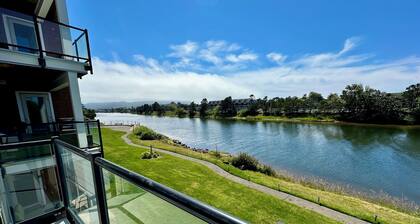 2Bed/2Bath Upscale, River Front Condos. Close to Beach & Convention Ctr