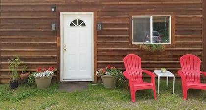 “Cozy Mountain Suites - #2 just 5 minutes from Glacier Park”