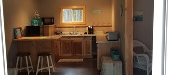 “Cozy Mountain Suites - #2 just 5 minutes from Glacier Park”