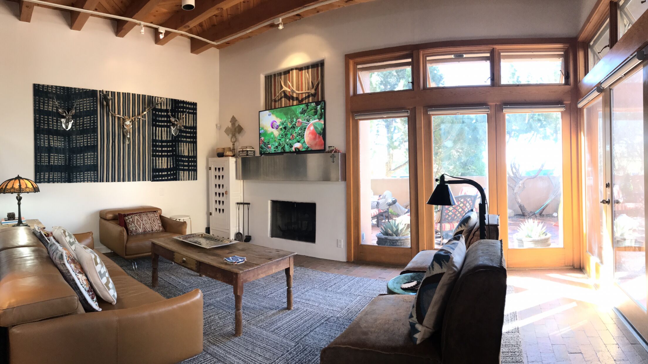 Casita Bella: rustic contemporary, quiet private across from Four Seasons