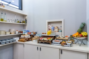 Tägliches kontinentales Frühstück gegen Gebühr