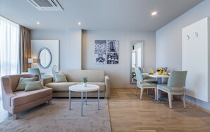 Deluxe Apartment  | Living room | Flat-screen TV - Preelook Apartments and Rooms (Rijeka)